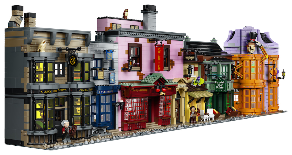75978 Diagon Alley LEGO Harry Potter lifestyle resized 45