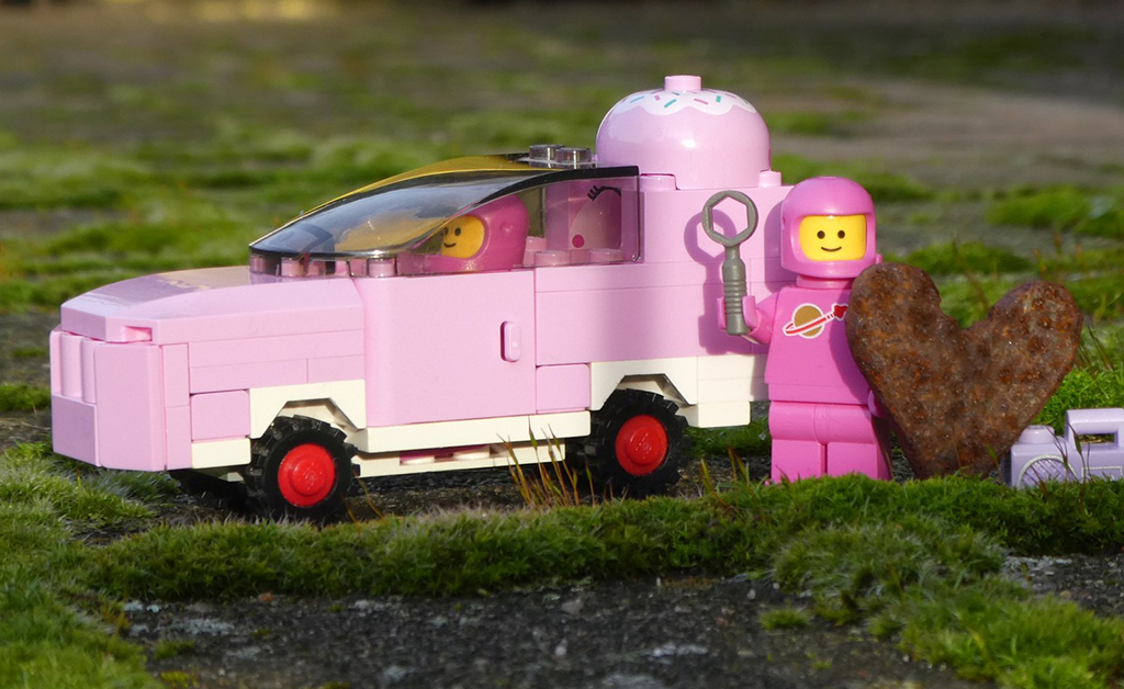 Brick Pic Pink Rover