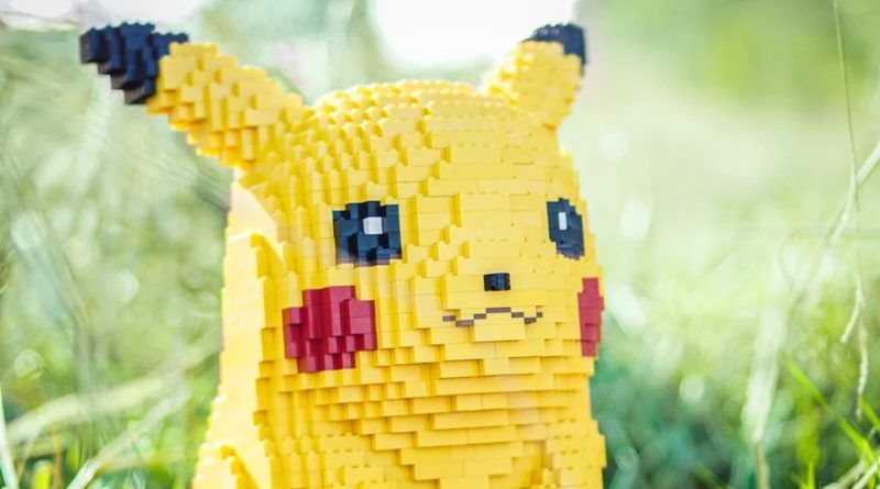 Bricker Builds LEGO Pokemon Pikachu grass featured
