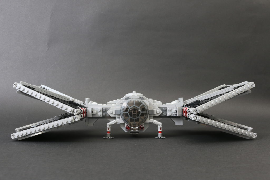 Build a LEGO Mandalorian Outland folding TIE Fighter 56