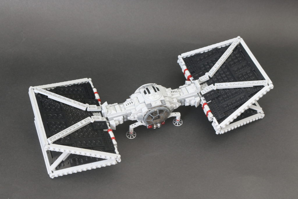 Build a LEGO Mandalorian Outland folding TIE Fighter 58