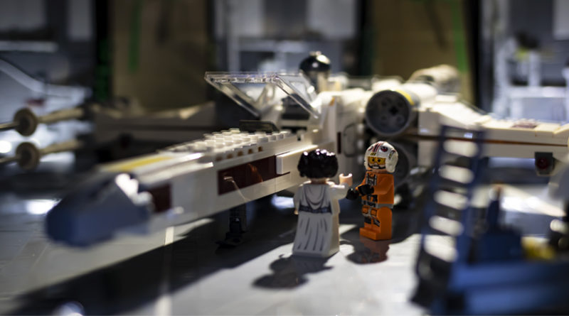FEATURED rezied Luke and Leia by Xwing