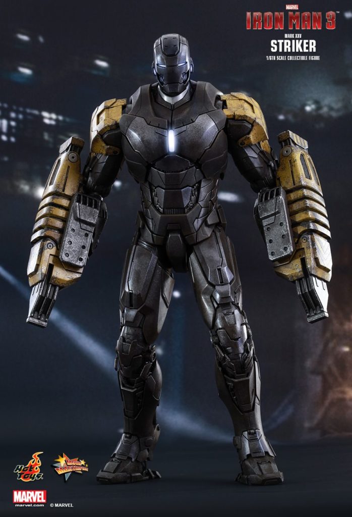 Hot Toys Iron Man Striker figure full