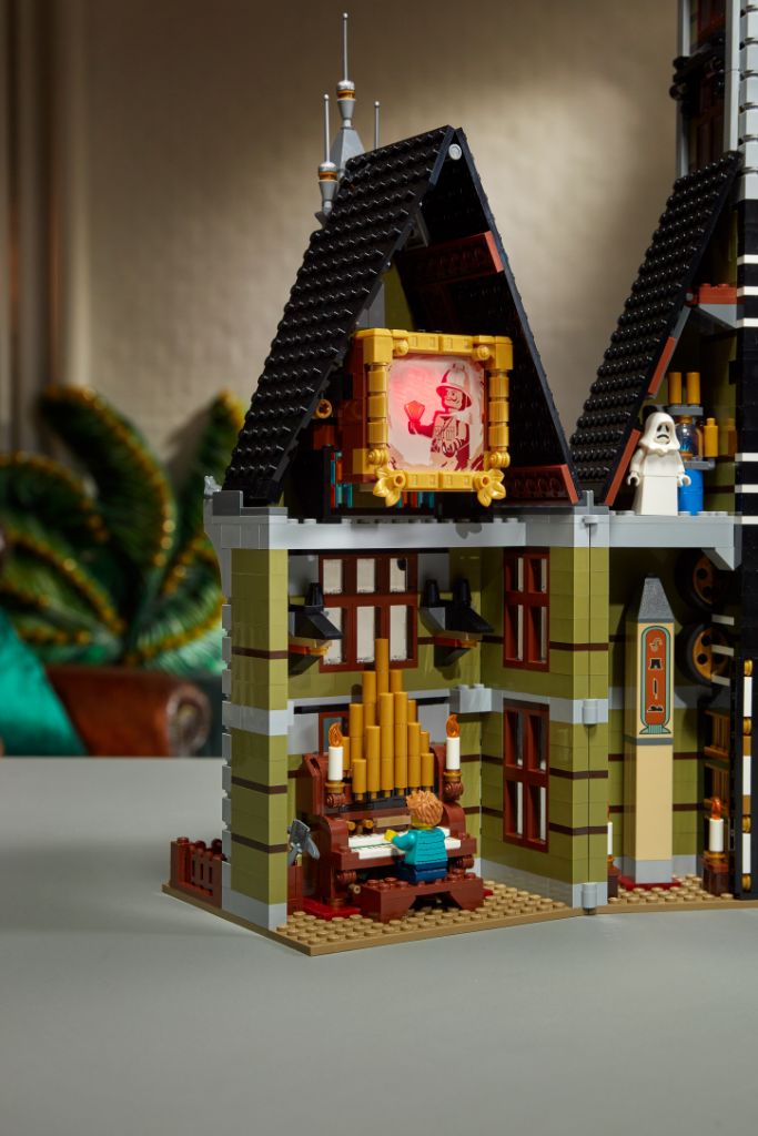 LEGO 10273 Haunted House 25