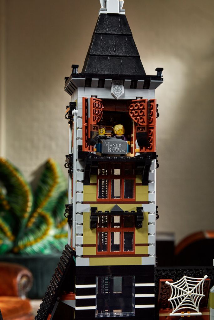 LEGO 10273 Haunted House 33