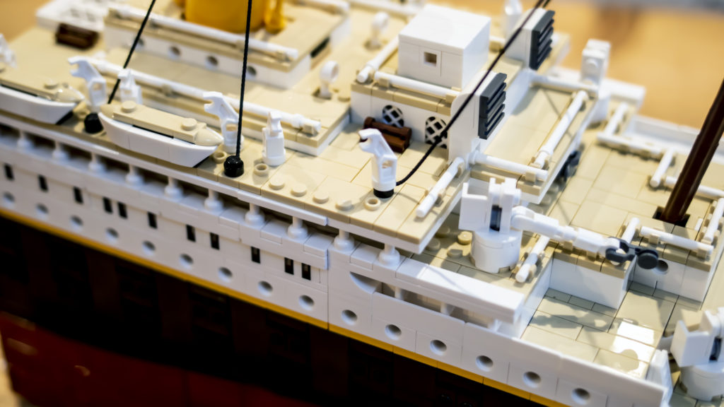 LEGO 10294 Titanic 76