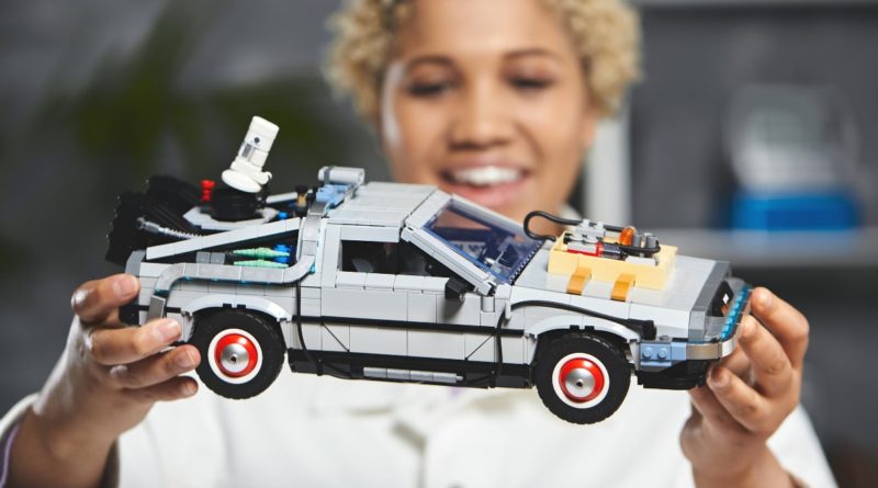 LEGO 10300 Ritorno al futuro Stile di vita della macchina del tempo 3 in primo piano