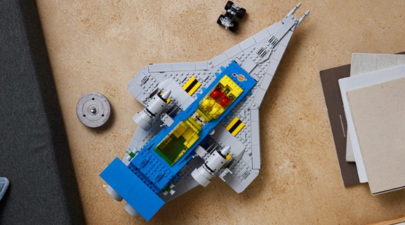 အထက်ပါ LEGO 10497 Galaxy explorer နေထိုင်မှုပုံစံကို အသားပေးထားသည်။