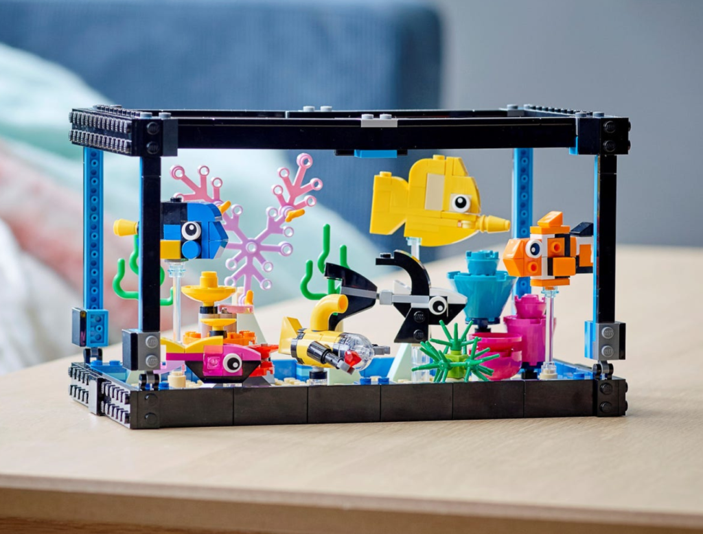 LEGO 31122 Fish Tank lifestyle