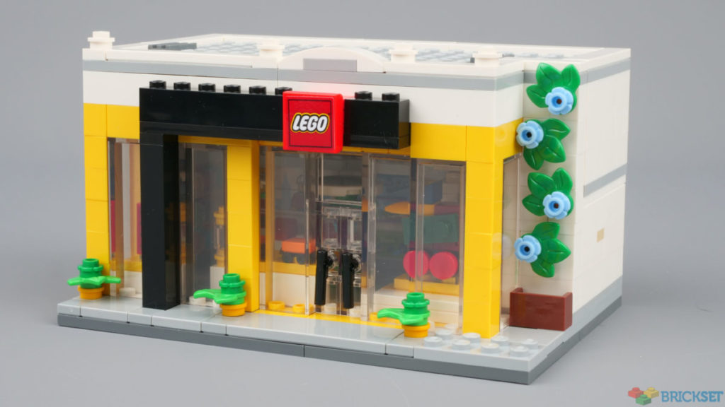 LEGO 40528 LEGO Brand Retail Store 2