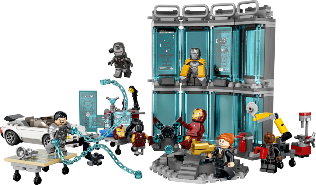 LEGO 76216 Iron Man Armoury 1