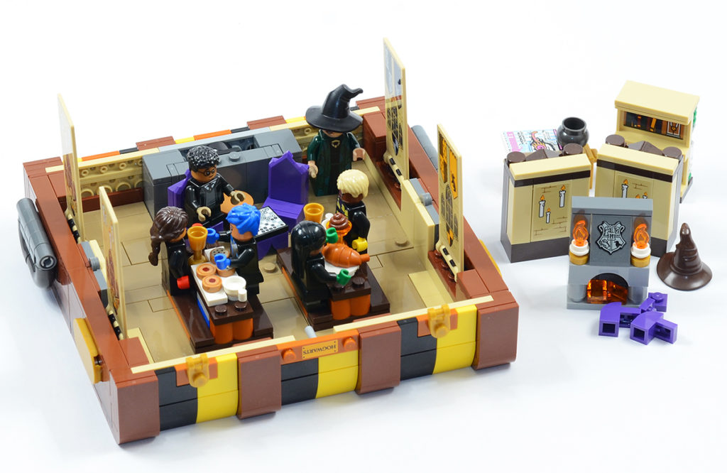 LEGO 76399 Hogwarts Magical Trunk review 15