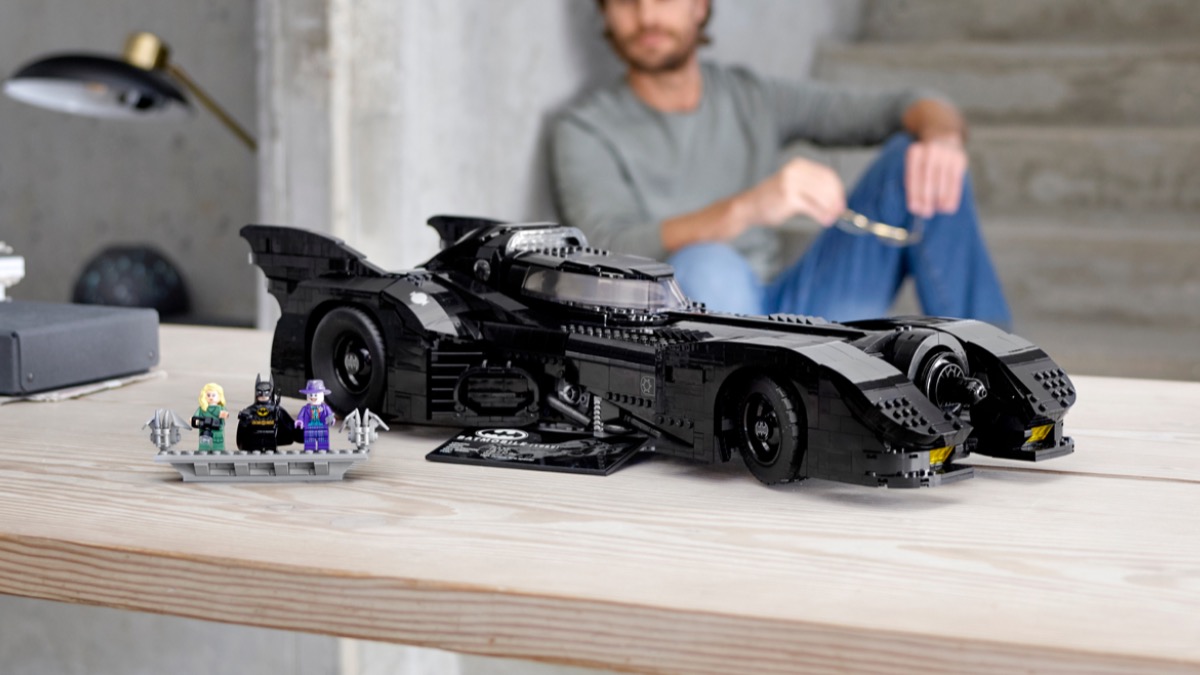 LEGO Batman 76139 1989 Batmobile Featured Resized