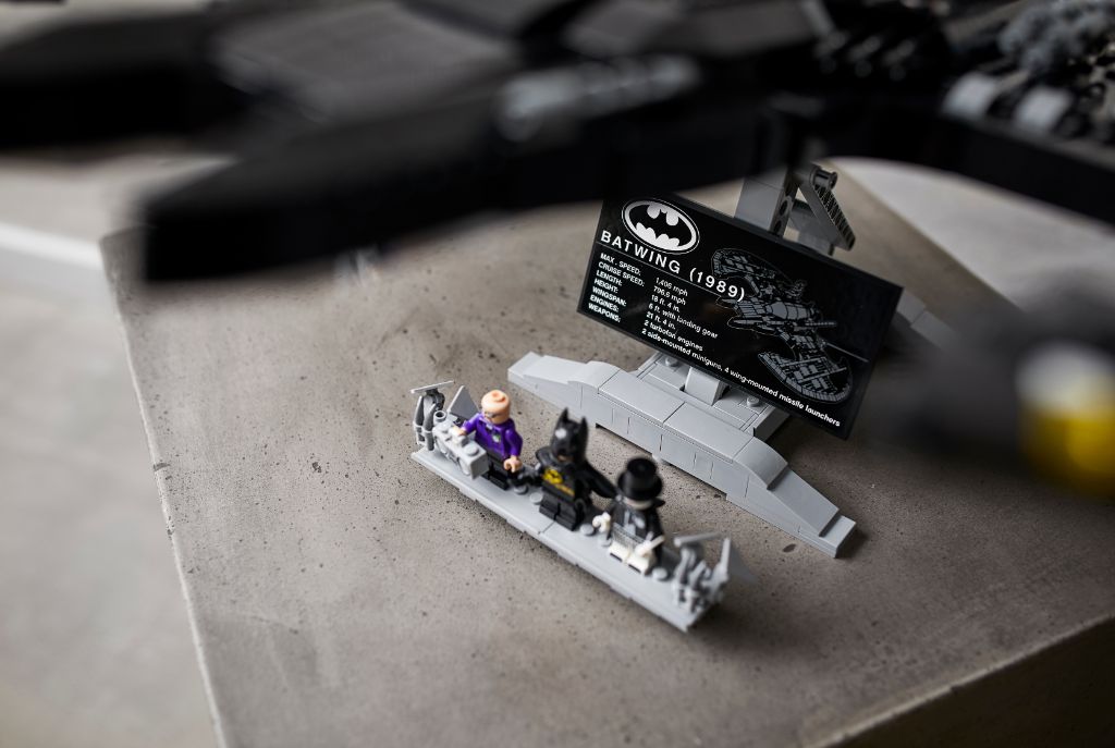 LEGO Batman 76161 1989 Batwing 24