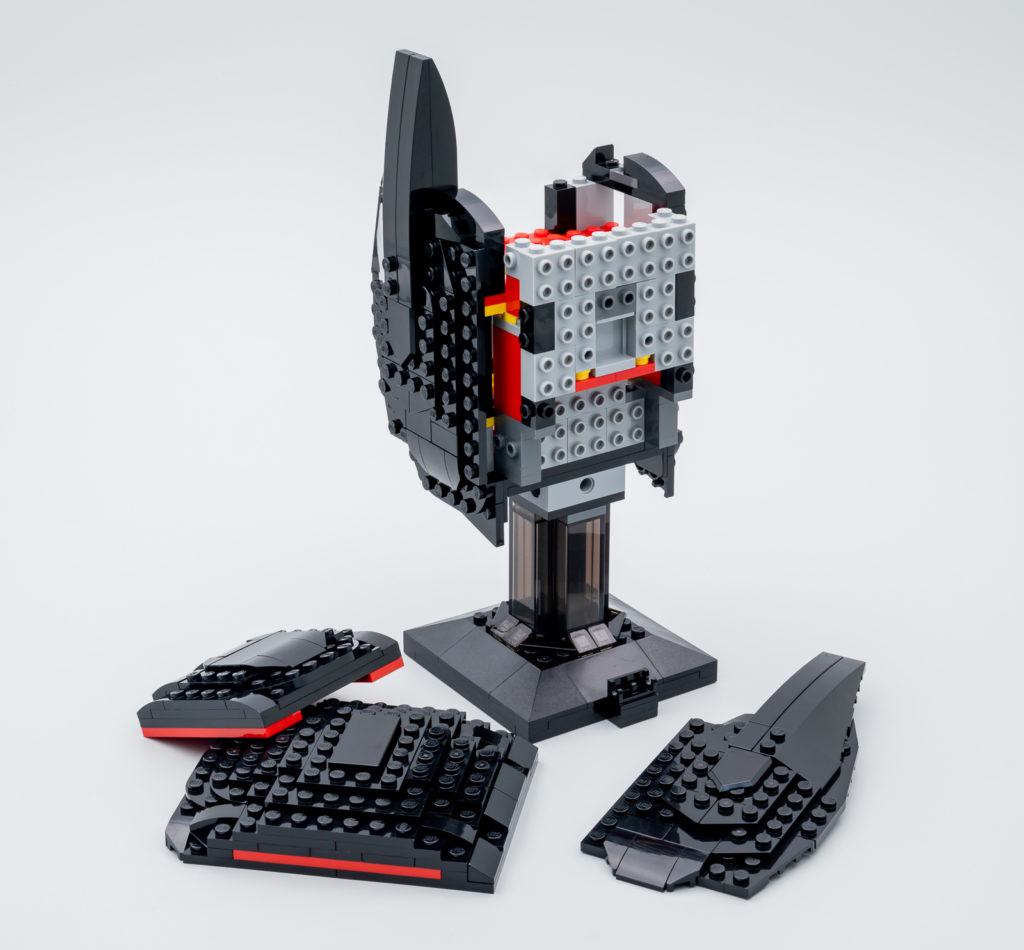 LEGO Batman 76182 Batman Cowl Hoth Bricks first look 3