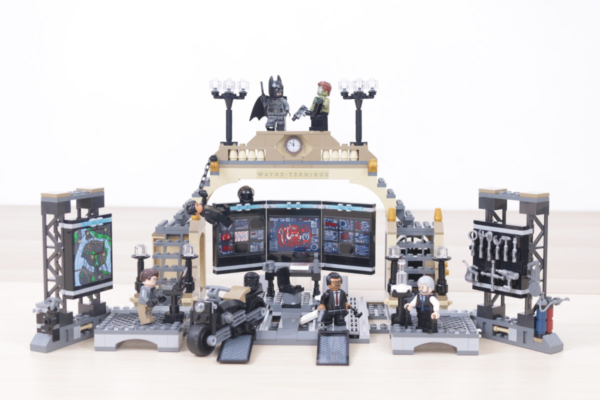 LEGO Batman Batcave: The Riddler Face-Off (76183) - 2022 EARLY Set Review 