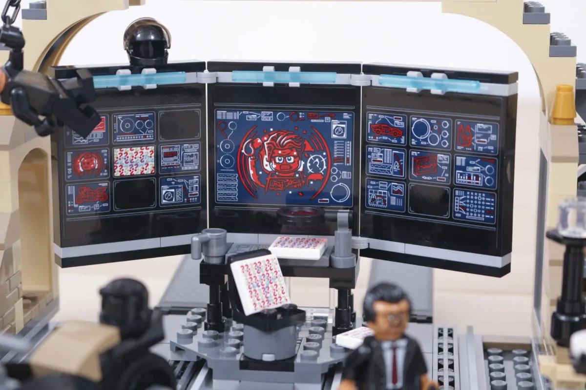 LEGO Batman 76183 Batcave: The Riddler Face-off full review