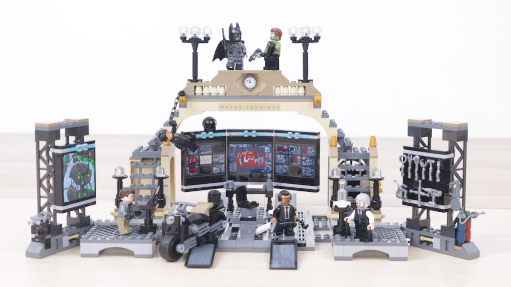 LEGO Batman 76183 Batcave The Riddler Face off review title