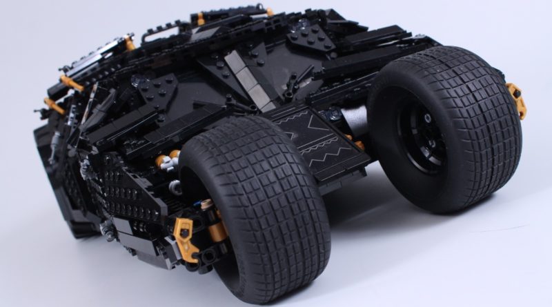 Lego Batman 76240 Batmobile Tumbler ပြန်လည်သုံးသပ်ခြင်းကိုအသားပေးဖော်ပြသည်