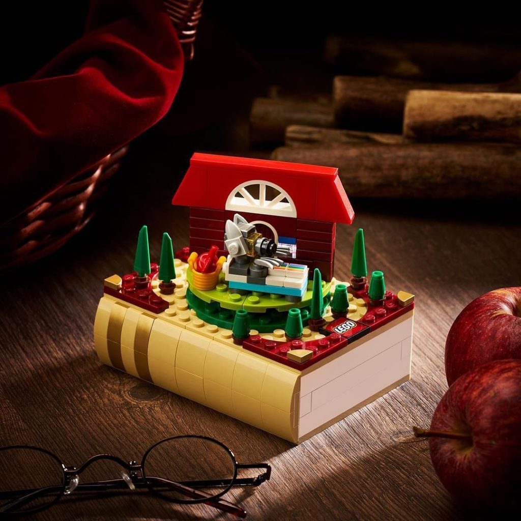 LEGO Bricktober 2021 6384693 Little Red Riding Hood