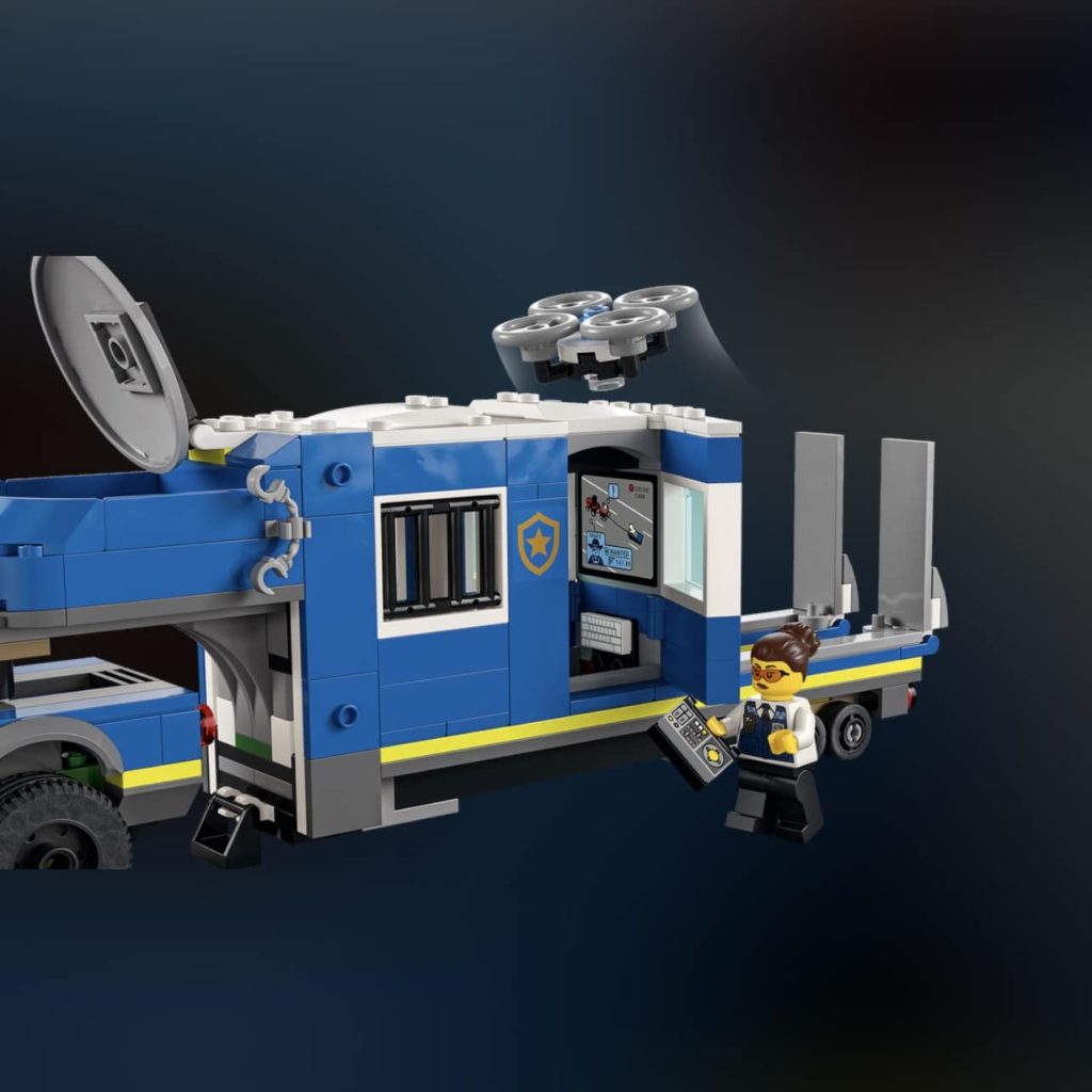 LEGO CITY 60315 Camión de mando móvil de policía 2 1024x1024