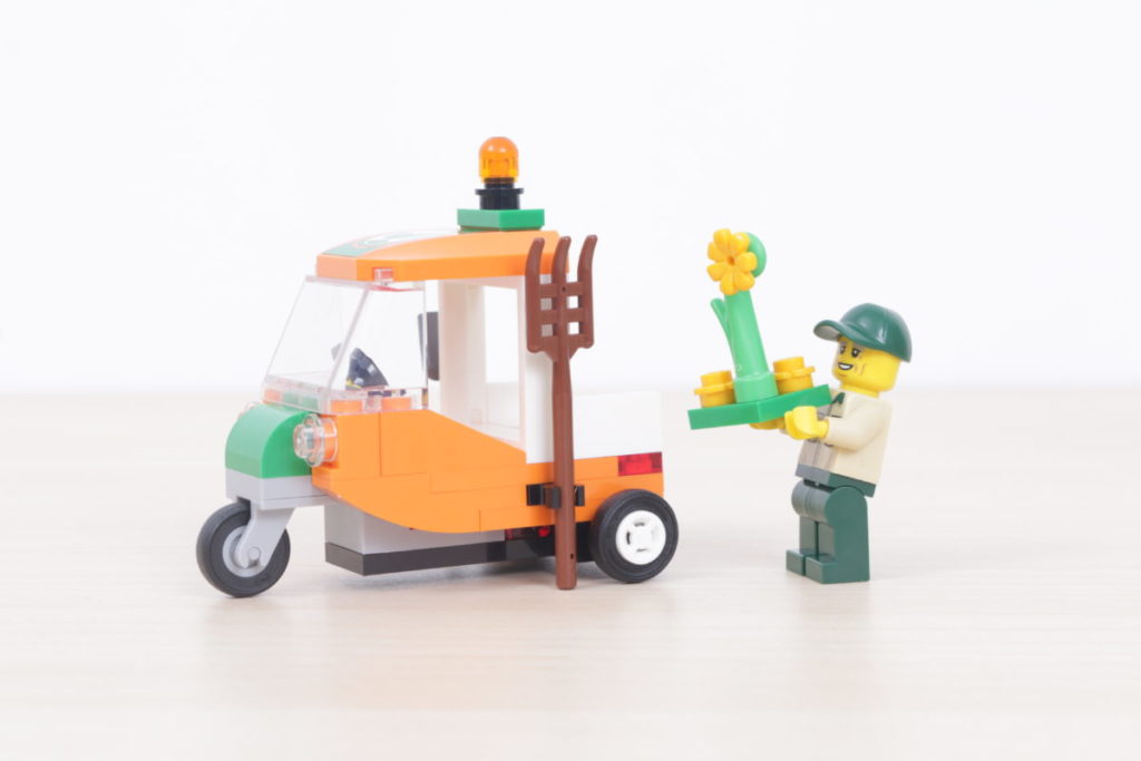 LEGO CITY 60326 Picnic in the Park review 3