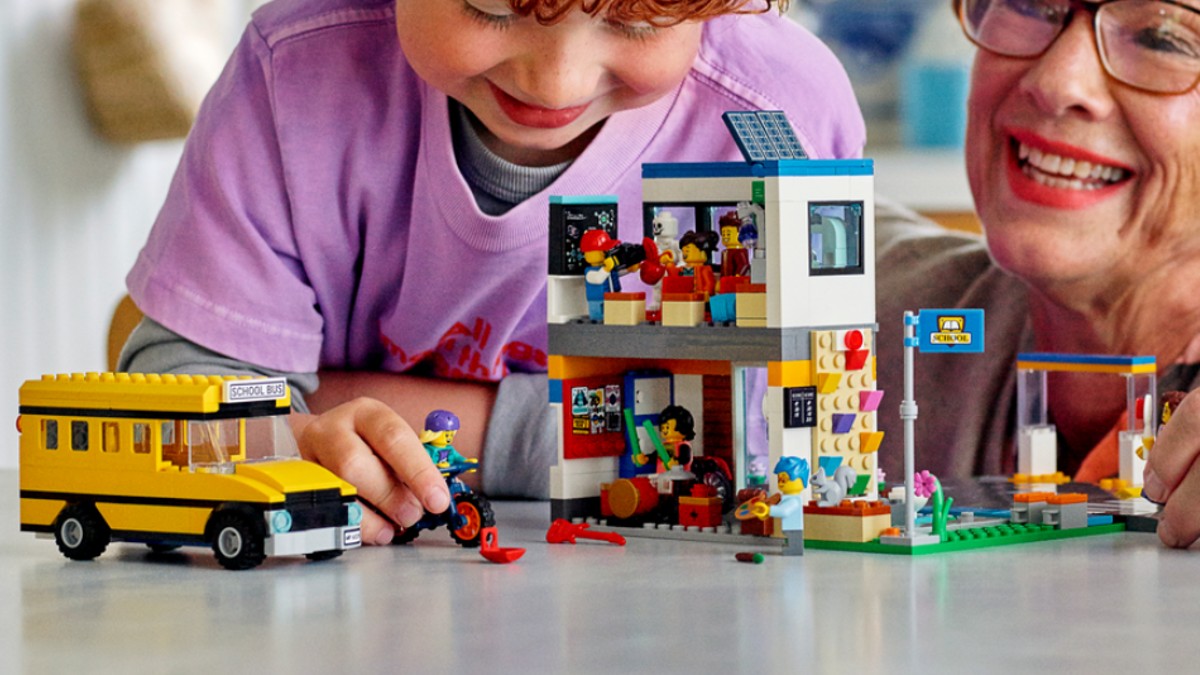 LEGO CITY 60329 School Day Lifestyle Featured