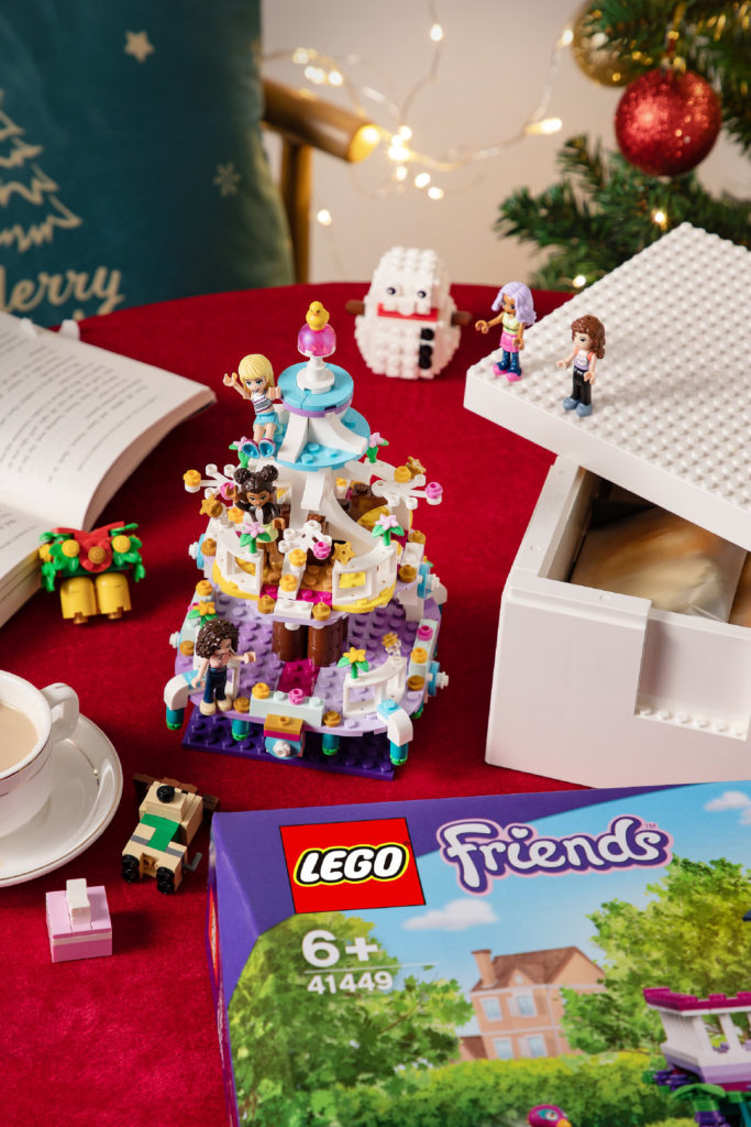 LEGO Christmas Tree 2021 Friends