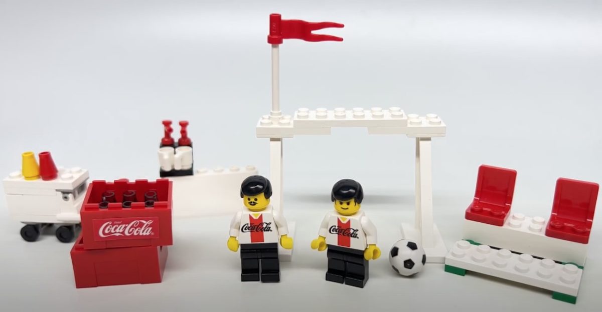 Is this the first LEGO blind bag series, years before CMFs?