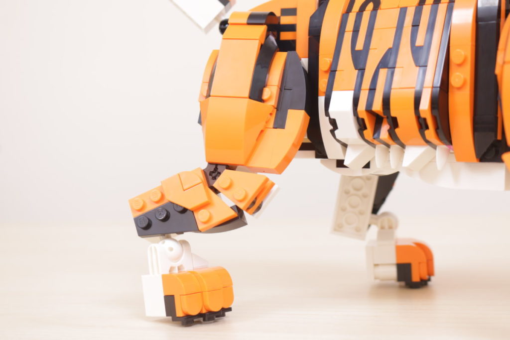 LEGO Creator 3 in 1 31129 Majestic Tiger review 13