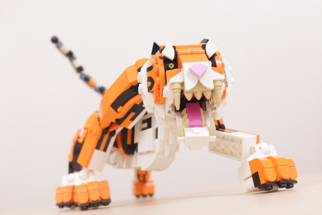 LEGO Creator 3 in 1 31129 Majestic Tiger review 17