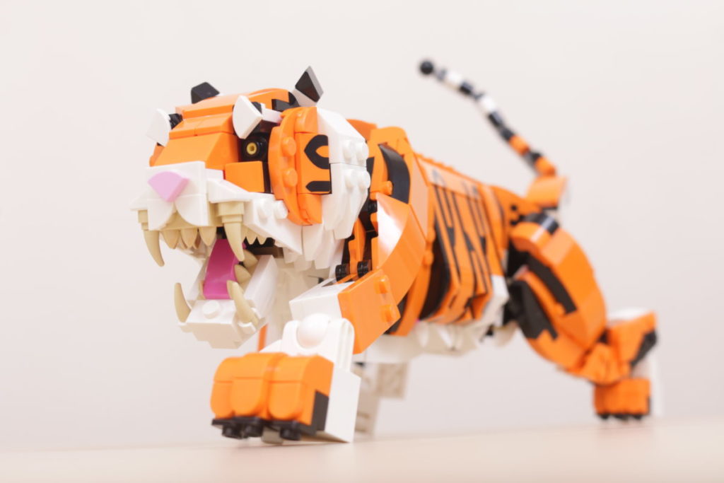 LEGO Creator 3 in 1 31129 Majestic Tiger review 18