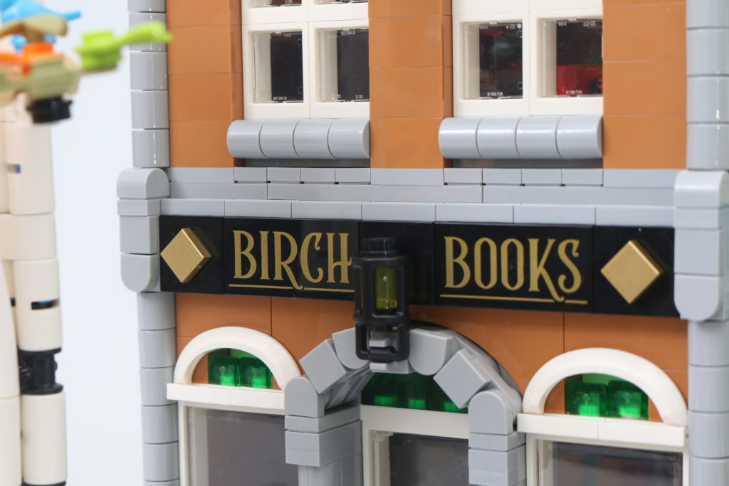 LEGO Creator Expert 10270 Bookshop review 29