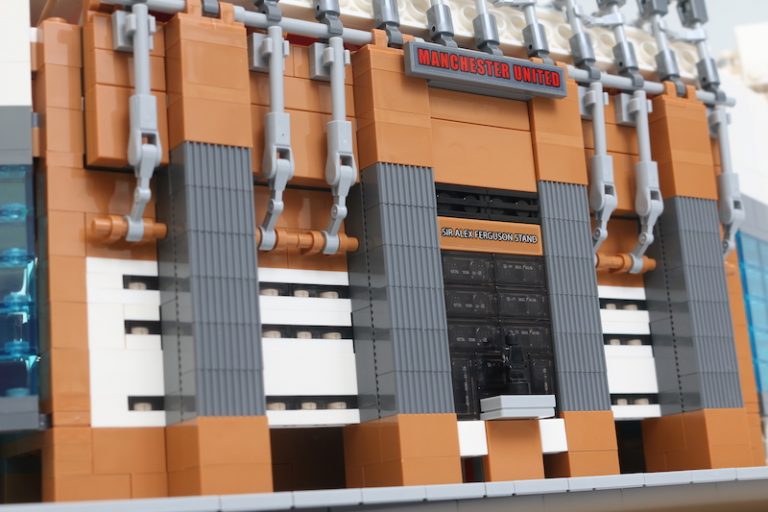 LEGO Creator Expert 10272 Old Trafford - Manchester United ...