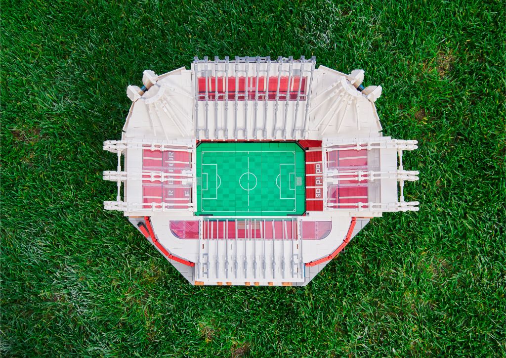 レゴ Creator Expert オールドトラフォード マンチェスターユナイテッドが本物のスタジアムを訪問