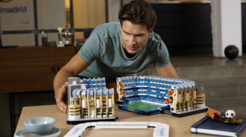 LEGO Creator Expert 10299 Santiago Bernabeu – Stile di vita del Real Madrid 2 in primo piano