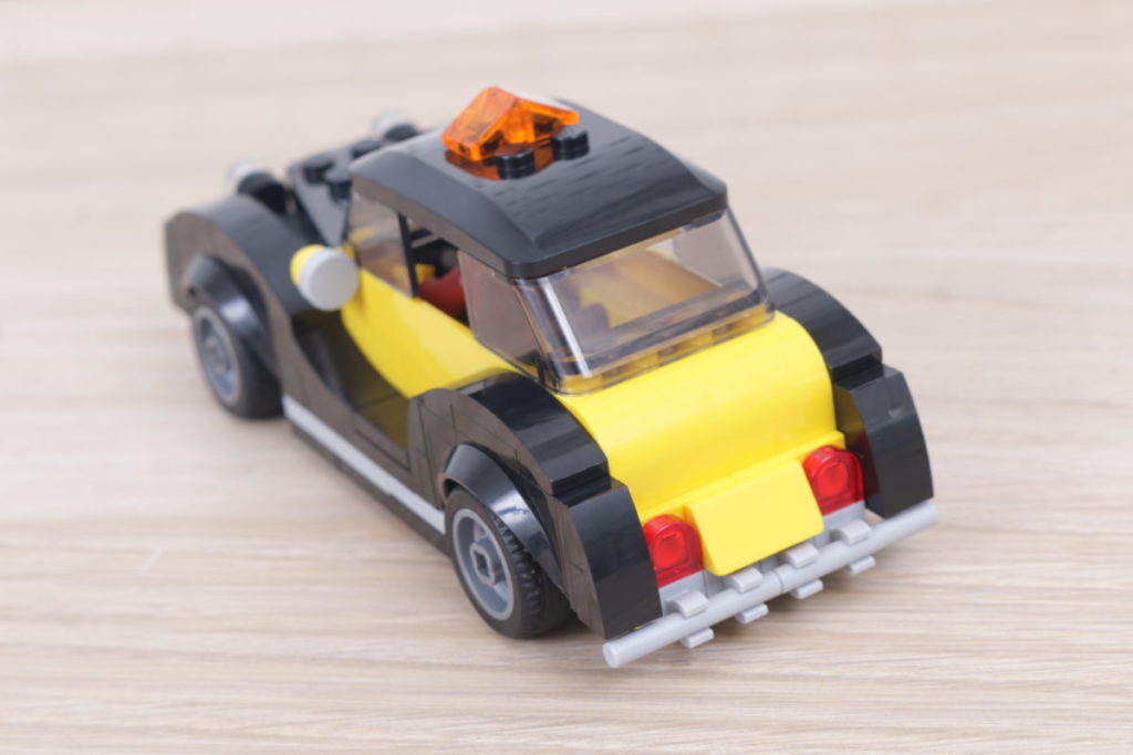 LEGO Creator Expert Vintage Taxi Promo Set 40532 - The Minifigure Store -  Authorised LEGO Retailer - Buy Now Pay Later 0% Interest