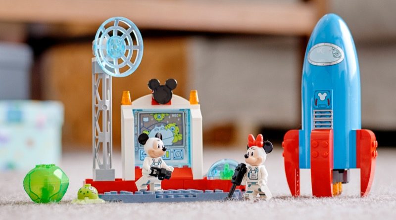 LEGO Disney 10774 Topolino Minnie Mouse razzo spaziale in primo piano