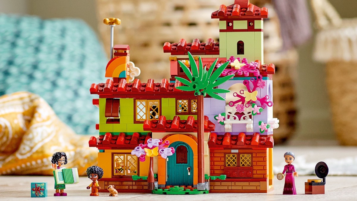 LEGO Disney 43202 The Madrigal House Featured