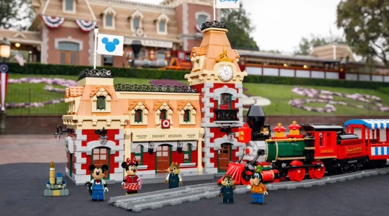 LEGO Disney 71044 Disney Train and Station 30 featured