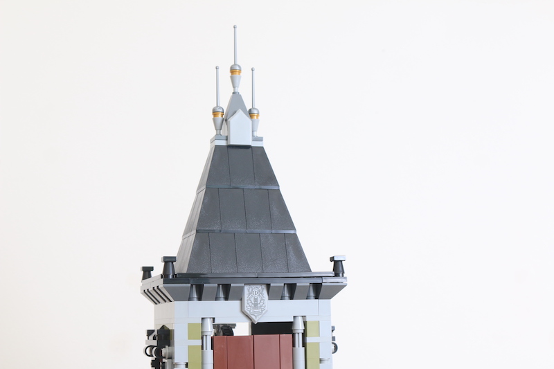 LEGO Fairground Collection 10273 Haunted House review 33