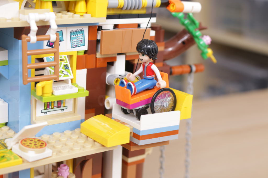 LEGO Friends 41703 Friendship Tree House review 35