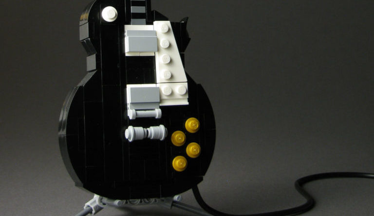 LEGO Guitar E1592263922609