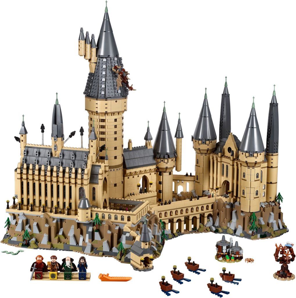 Comparing & Combining EVERY LEGO Harry Potter Hogwarts Castle 2018-2020 vs  2021-2022 
