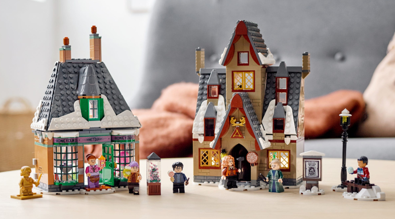 LEGO Harry Potter 76388 Hogsmeade Village Visit lifestlyle featured