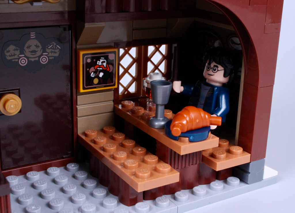 LEGO Harry Potter 76388 Hogsmeade Village Visit review 14