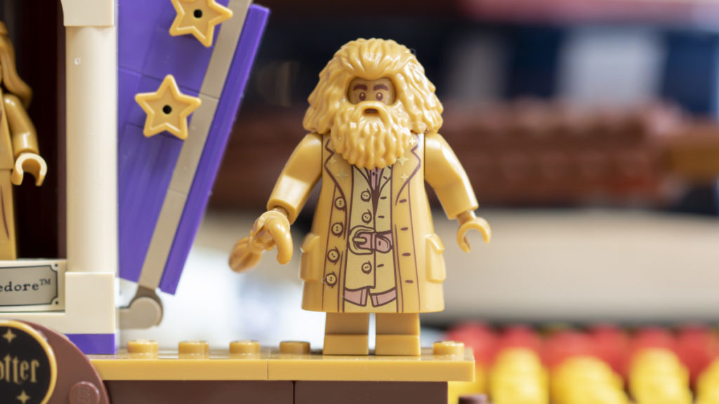 LEGO Harry Potter unveils 3,000-piece 76391 Hogwarts Icons