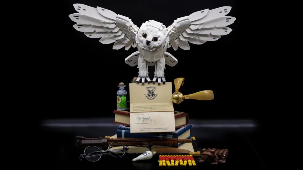 LEGO Hogwarts Icons assemble life-sized Harry Potter props - 9to5Toys