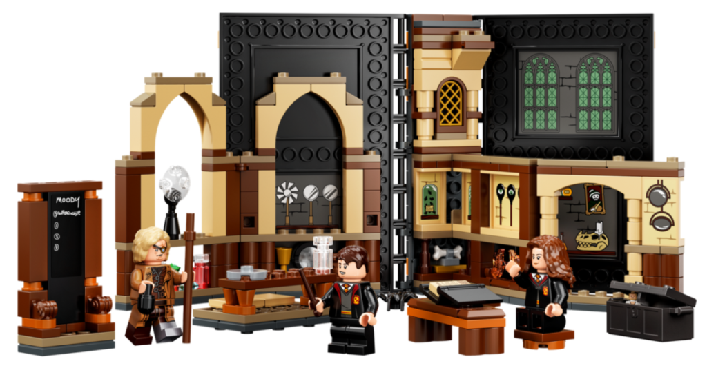 LEGO Harry Potter 76397 Hogwarts Moment Defence Class contents