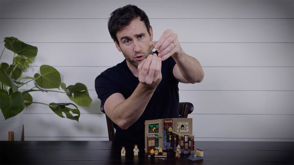 ネビル ロングボトムの俳優がレゴでハリーポッターを再現